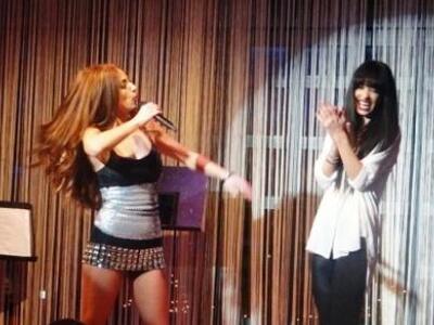 Εμφάνιση έκπληξη της Φουρέιρα στο σόου τ...