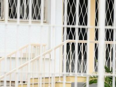 Περνούν ζωή και κότα στη φυλακή! Ο καλον...