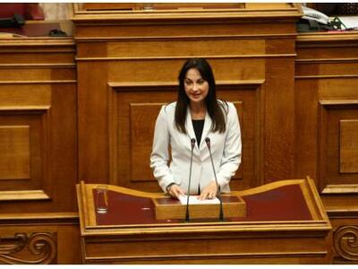 Κουντουρά: ασκούνται πιέσεις σε βουλευτέ...