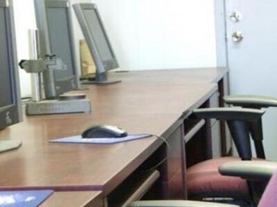 Καταργούνται έως 1000 θέσεις σε πέντε υπουργεία