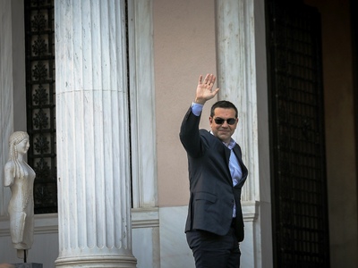 LIVE – Οι δηλώσεις Τσίπρα μετά την αποχώ...