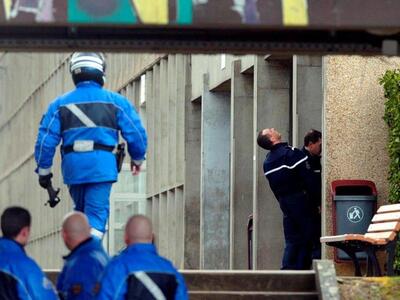 Ένοπλος έφηβος κρατά ομήρους 6 νήπια στη Γαλλία