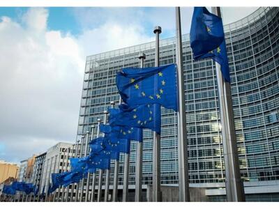 Κομισιόν: Επαρκώς περιεκτική για να αποτ...