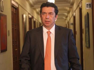 H γη στο κράτος τα κτίσματα στους επιχειρηματίες