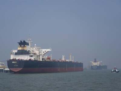 Financial Times: Η Ευρώπη ξεκινά συνομιλ...