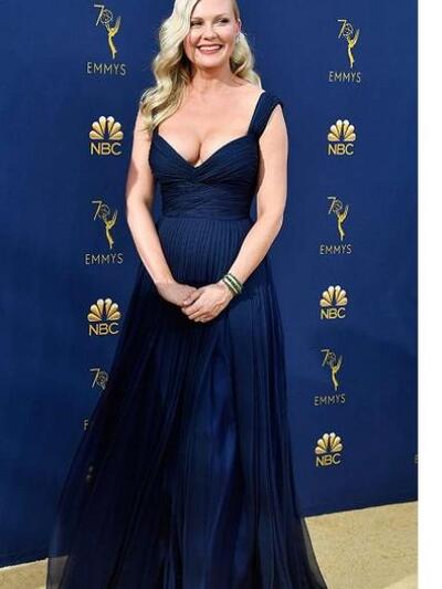 ΚΡΙΣΤΕΝ ΝΤΑΝΣΤ ΜΕ SCHIAPARELLI