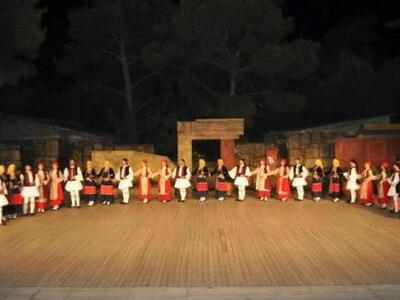 Ο Λαογραφικός Χορευτικός Όμιλος Πατρών σ...