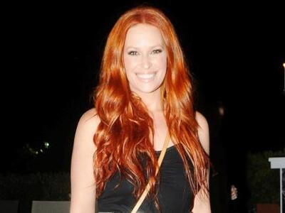 Η Σίσσυ Χρηστίδου μας δείχνει το μπούστο...