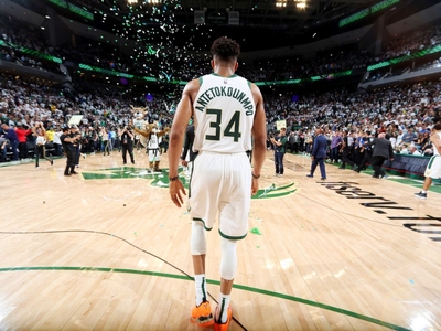 Προβάδισμα Μπακς στους τελικούς με ηγέτη...