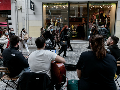 Κορωνοϊός: Πώς θα μείνετε ασφαλείς την π...