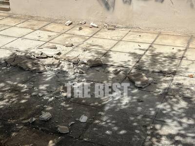 Πάτρα: Νέο περιστατικό πτώσης σοβάδων- Α...