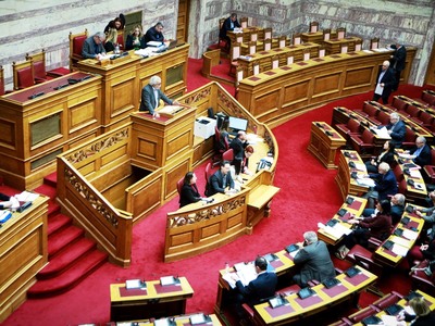 Στη Βουλή νόμος Κατσέλη, ΦΠΑ στα νησιά κ...