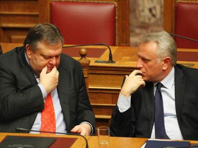 "Aρρυθμίες" στην κυβέρνηση - Α...