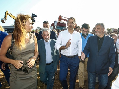 Στο οικόπεδο - βόμβα στο Μάτι ο Κυριάκος...