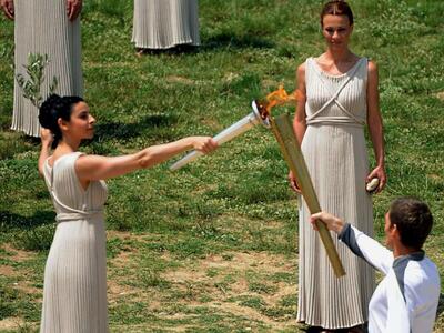 Αφή της Ολυμπιακής Φλόγας: «Μήνυμα ειρήν...