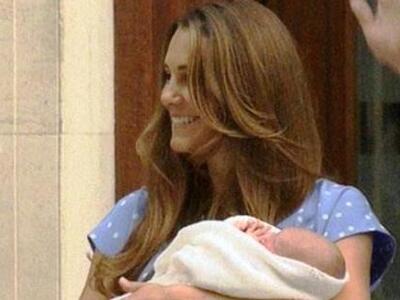 Επίσημη πρώτη για το βασιλικό μωρό! ΔΕΙΤ...