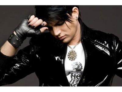 Ο Adam Lambert θα κυκλοφορήσει το πολυαν...