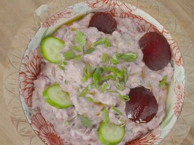 Ινδική σάλτσα Raita με παντζάρι 