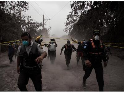 Τουλάχιστον 25 νεκροί από έκρηξη ηφαιστε...