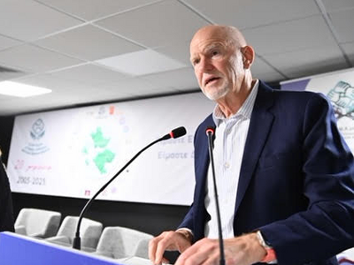 Γιώργος Παπανδρέου: Η κοινωνία μας δεν μ...