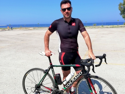 Γιάννης Παπανικολάου: Η ζωή του ένα ποδήλατο 