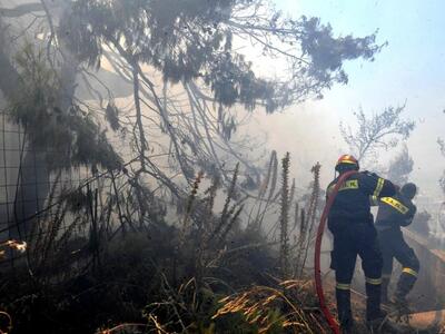 Στρατιώτες, πολίτες και πυροσβέστες στη ...