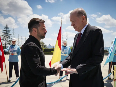 Ukrainian Presidential Press Service/Han...