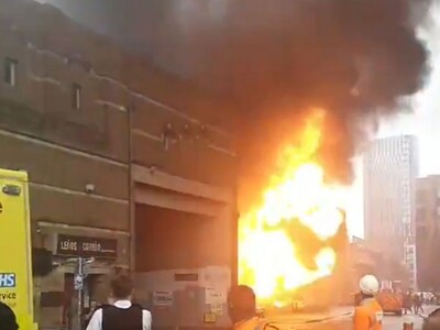 Μεγάλη φωτιά σε εξέλιξη στο νότιο Λονδίν...