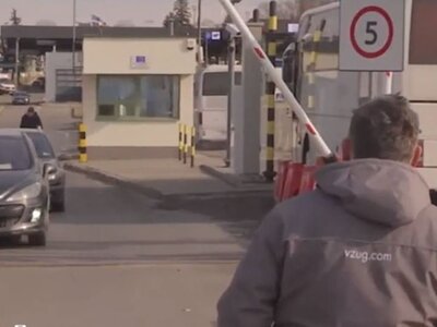 Πόλεμος στην Ουκρανία: Ξεκίνησαν να φεύγ...