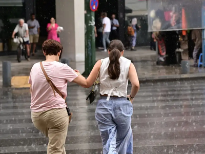 Καιρός: Επικίνδυνες καταιγίδες και έντον...