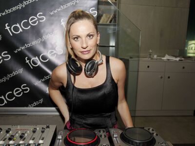 Η Θεοφανία Παπαθωμά σε ρόλο DJ - Δείτε φωτογραφίες