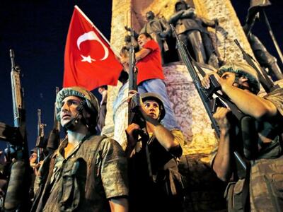 Τουρκία: Η εισβολή των στρατιωτών στο κρ...