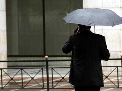 Νεφώσεις και τοπικές βροχές στα δυτικά