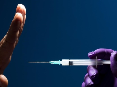 Μόσιαλος: «Oι αντιεμβολιαστές δεν είναι θύματα»