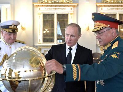 Ο Πούτιν διώχνει από τη Ρωσία 755 διπλωμ...