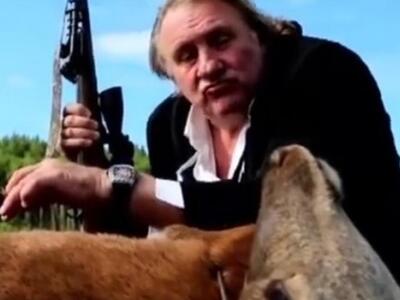 Ο Ντεπαρτιέ "σκοτώνει" ελάφι γ...