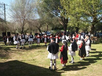 Χοροί και γλέντια και σήμερα Δευτέρα του...