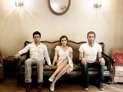 Τα «Ορφανά» κάνουν στάση στο «Δημοτικό θ...