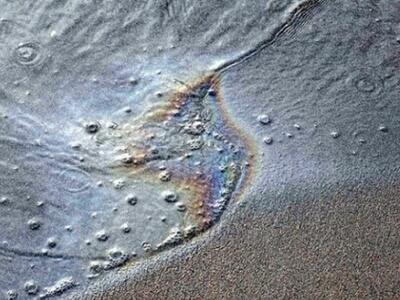 Εκτεταμένη ρύπανση από πετρελαιοκηλίδα σ...