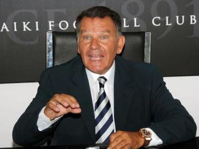 Aύριο τελικά η έκτακτη συνέντευξη Τύπου ...