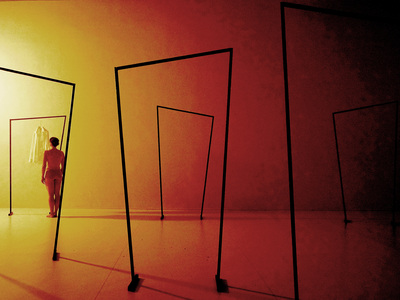 Η χοροθεατρική παράσταση «Απόλλυμι» στο ...