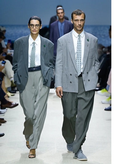 Κοστούμια για άνδρες και γυναίκες