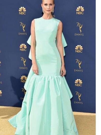 ΠΟΠΙ ΝΤΕΛΕΒΙΝ ΜΕ GIAMBATTISTA VALLI