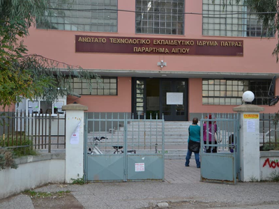 Αίγιο: Έφραξαν με λεωφορείο την είσοδο τ...