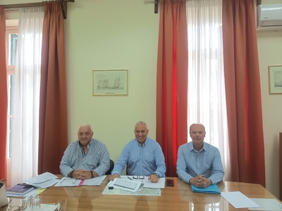 Δήμος Αιγιαλείας: Μειώσεις στα δημοτικά ...