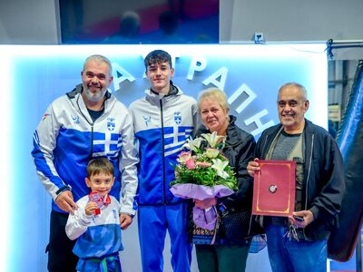 ΘΕΡΜΗ ΥΠΟΔΟΧΗ ΣΤΗΝ ΑΣΤΡΑΠΗ ΠΑΤΡΩΝ: Κατέκτησε το χάλκινο μετάλλιο στο Πανευρωπαϊκό Πρωτάθλημα Εφήβων ΘΕΡΜΗ ΥΠΟΔΟΧΗ ΣΤΗΝ ΑΣΤΡΑΠΗ ΠΑΤΡΩΝ: Κατέκτησε το χάλκινο μετάλλιο στο Πανευρωπαϊκό Πρωτάθλημα Εφήβων