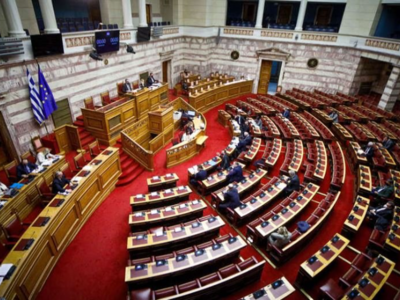 Βουλή: Ψηφίστηκε το νομοσχέδιο «Δουλειές Ξανά»