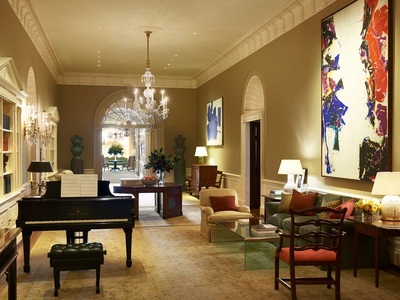 Το Second Floor Center Hall