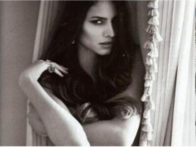 Πατρινή Σταρ Ελλάς μόνο με τα εσώρουχα!