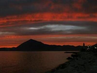 Δείτε το μαγικό ηλιοβασίλεμα του Πατραϊκ...